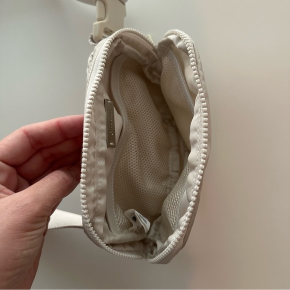 Lululemon belt bag - Picture 2 of 3